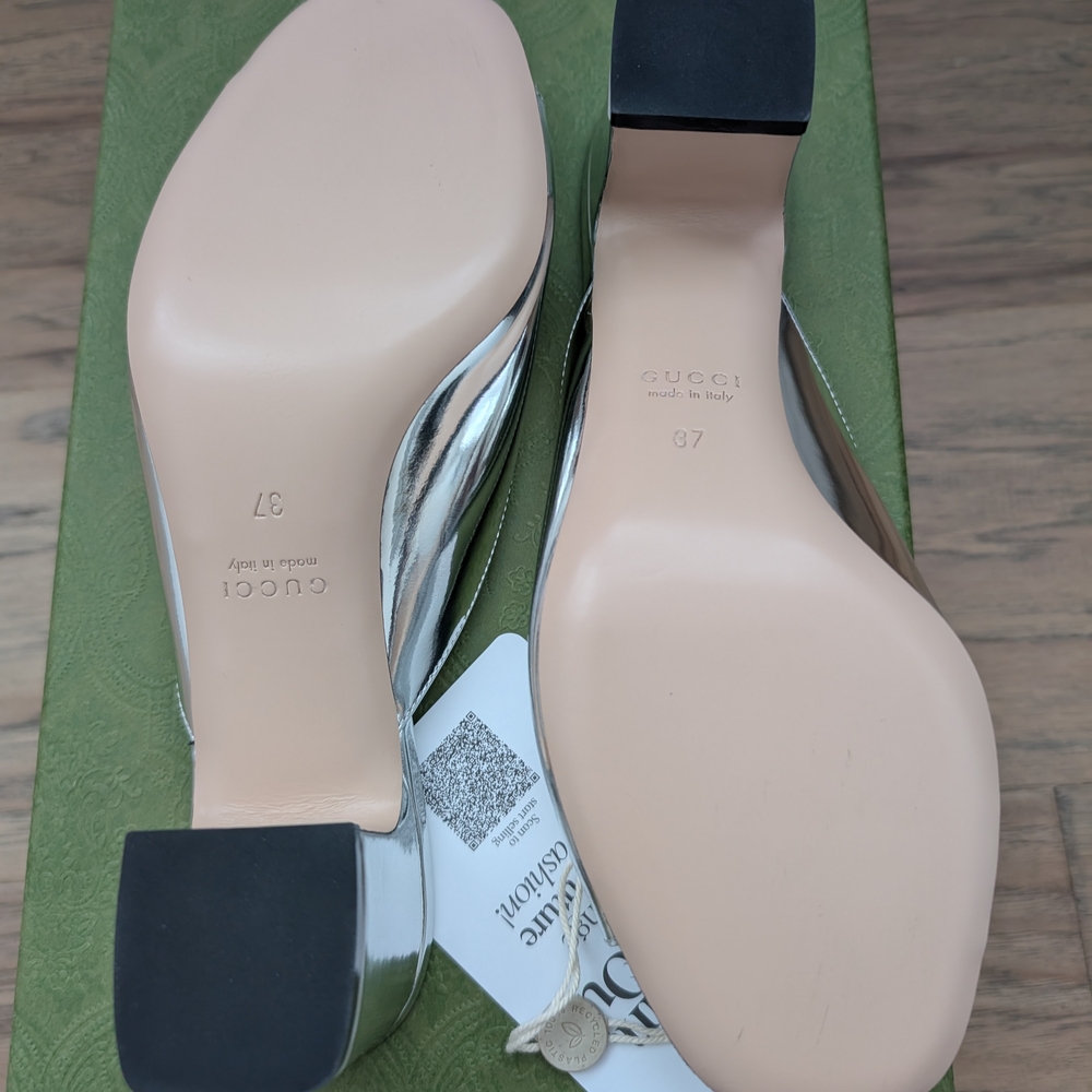 Gucci Women's Silver Open-Toe Heels - Picture 2 of 7